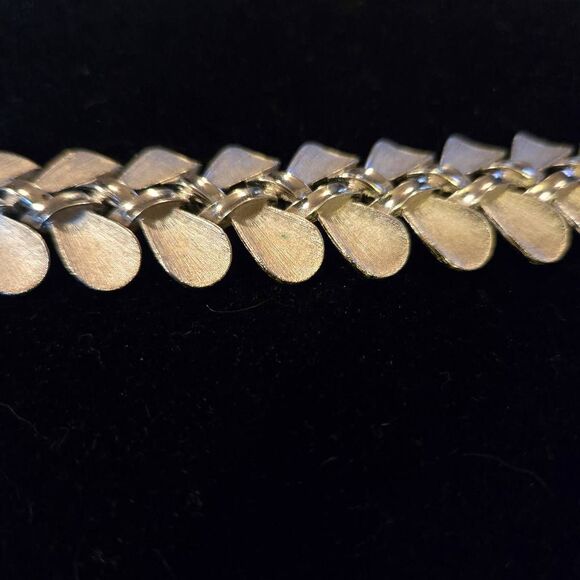 Vintage Crown Trifari Silver Bracelet Leaf Shape - Picture 8 of 9